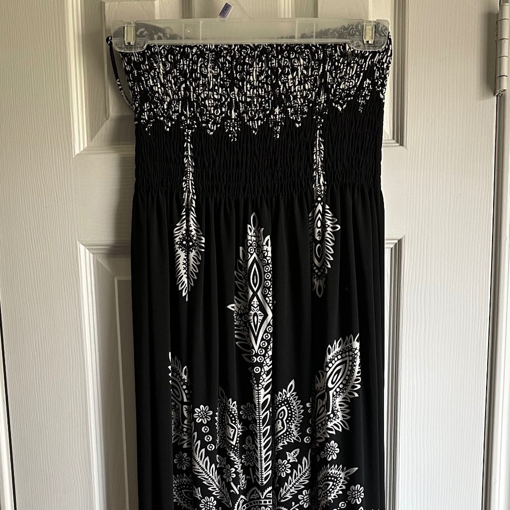 India Boutique black dress with white design. Beautiful maxi dress and sundress
